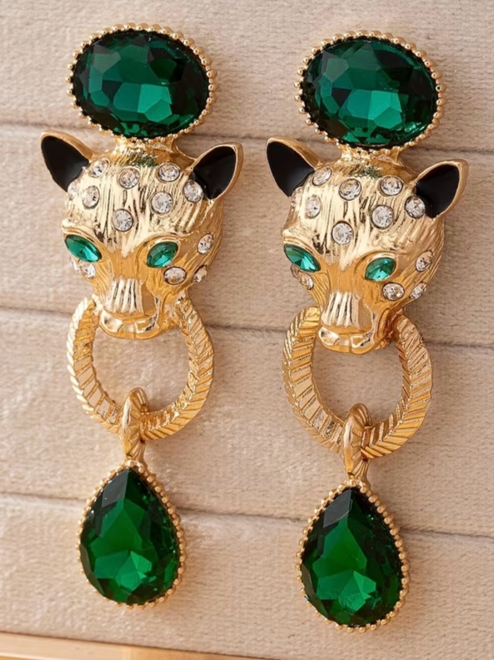 NEW! Luxury Gold Leopard Head Drop Earrings with Emerald Green Crystals 🐆 B2-99